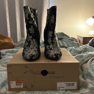 Indigo Rd. Brooke Boots - black/metallic floral